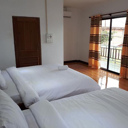 Alisona Hostel Vangviang Kültér fotó